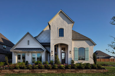 This is an example of a transitional exterior in Dallas.