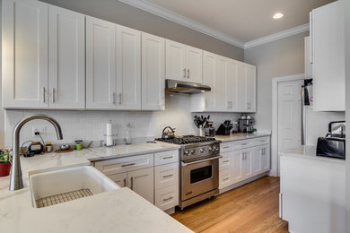 Minimalist kitchen photo in Chicago