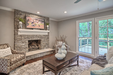 Family room - traditional family room idea in St Louis