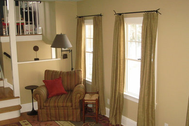 Family room - transitional family room idea in New York