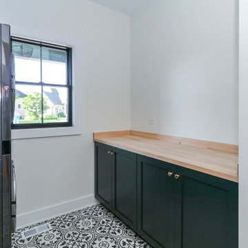 Modern Farmhouse Modified Hampton | Oak Bluff Estates Lemont, IL