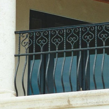 Exterior railing