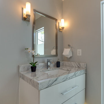 Contemporary Master Bath in Washington, DC