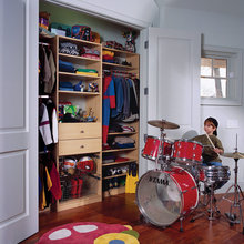 kids room closet