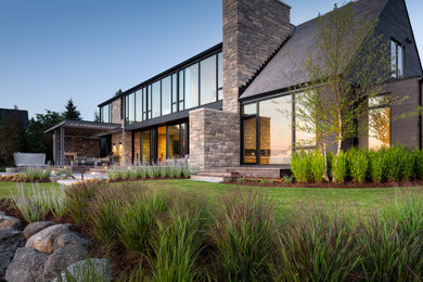 Inspiration for a contemporary landscaping in Toronto.