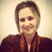 April Mills's photo