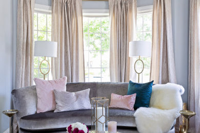 Example of a trendy living room design in New York