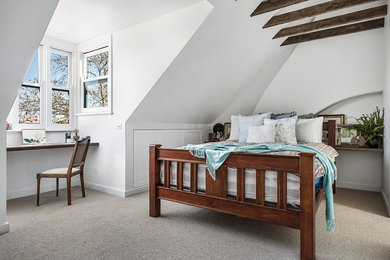 Small contemporary master bedroom in Sydney with white walls, carpet and grey floor.