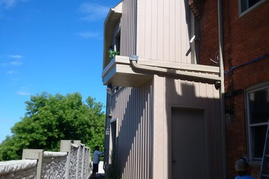 Example of a classic home design design in Toronto