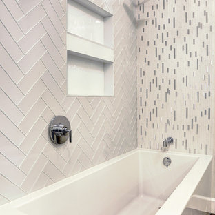 Beige Badezimmer mit grauen Fliesen Ideen, Design & Bilder - September