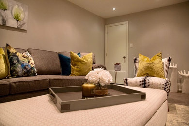 Inspiration for a contemporary living room remodel in Toronto