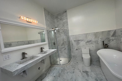 Bathroom photo in San Francisco
