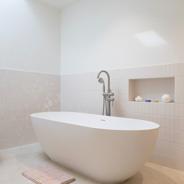 How to Catch the Sky - Bathroom