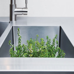 Julien Kitchen - Kitchen Fixtures