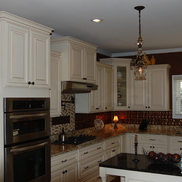 Multi-height cabinets with dental crown molding