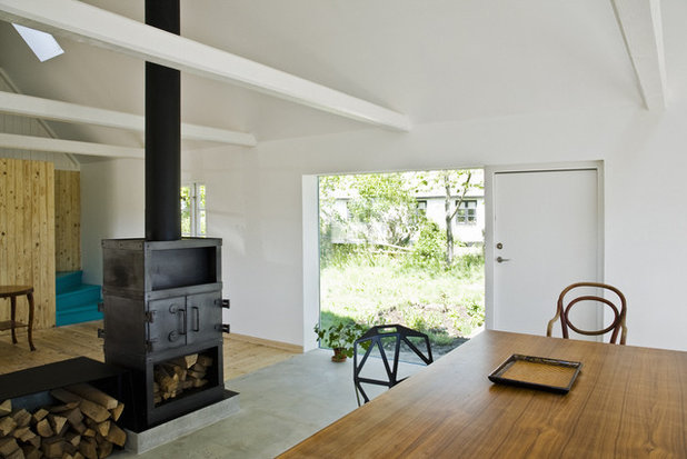 Scandinavian Living Room by LASC Studio