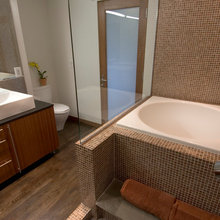 Ebb Tide downstairs bathroom