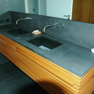 Salle de bain lattis Iroko vernis naturel