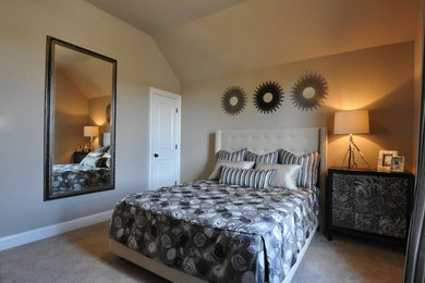 Example of a bedroom design in Houston