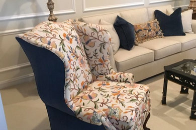 Elegant living room photo in Dallas