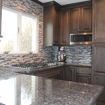 Starmark Maple Ridgeville Kitchen in Slate w/ Ebony Glaze