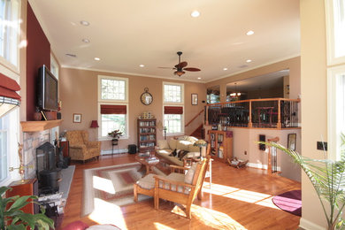Elegant family room photo in Philadelphia