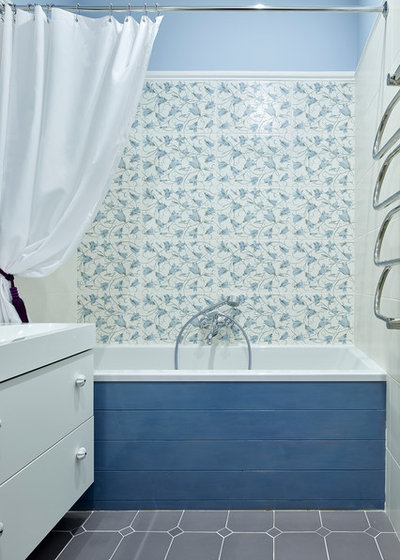Классический Ванная комната by Vera Tarlovskaya Interiors