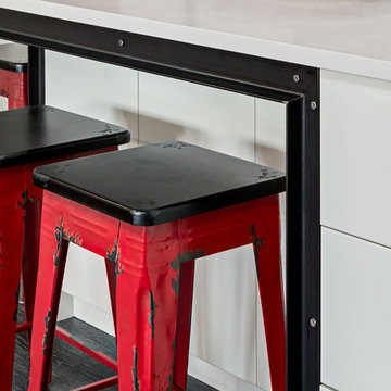 Shabby-chic countertop stool style