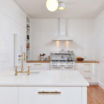Graduate Hospital, Philadelphia: Retro Details in Sleek Modern Kitchen Addition