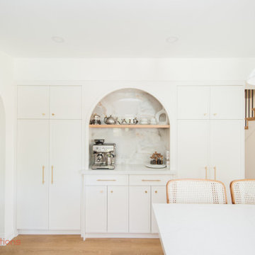 Organic Texture, Sophisticated Form: Story of a Transitional Kitchen