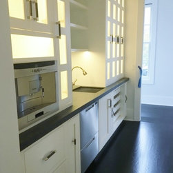 Southampton, NY &ndash; Transitional &ndash; White Kitchen Cabinetry - Kitchen Cabinetry
