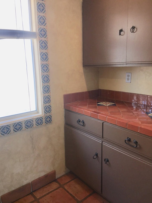 ugly kitchen and low funds, what to do?