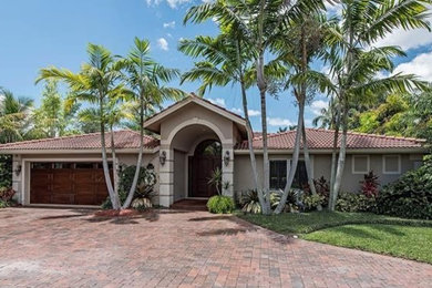 Example of a classic exterior home design in Miami