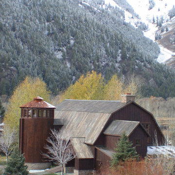 Mountain Valley Residence