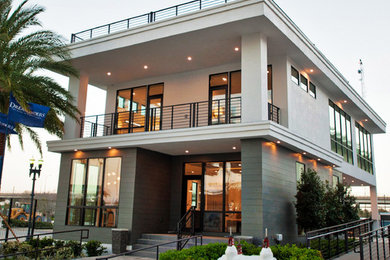 Inspiration for a contemporary exterior home remodel in Jacksonville