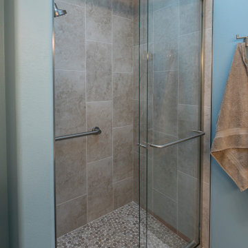 Beautiful Blues in the Bathroom