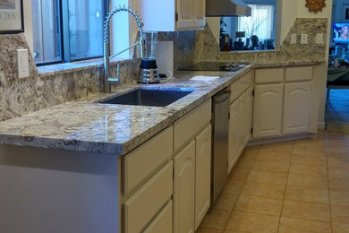 Example of a classic home design design in Phoenix
