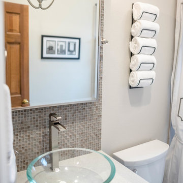 Shreveport Springlake Modern Bathroom