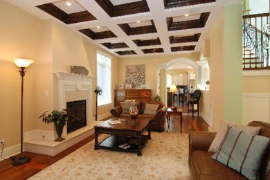 Elegant living room photo in Chicago