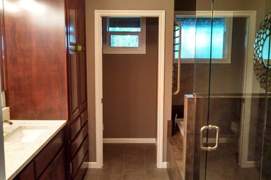 Example of a classic bathroom design in Seattle