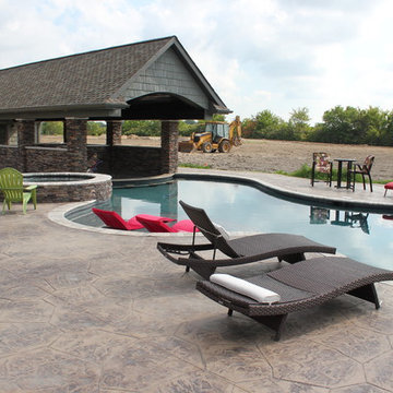 AMAZING Pool Spa Combination with Swim up Bar!