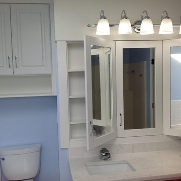 Bathroom medicine cabinet