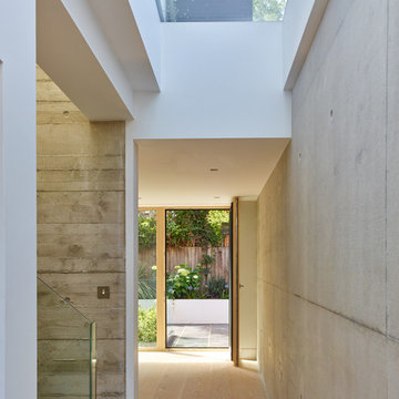 Eco-Lodge, Chiswick, London - Hallway