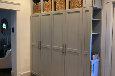 Example of a transitional home design design in DC Metro