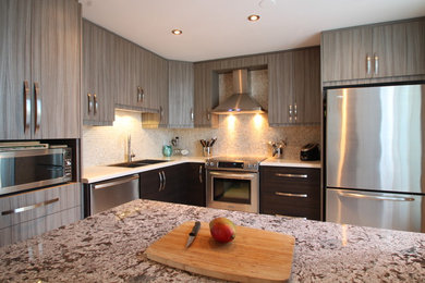 Example of a trendy kitchen design in Toronto