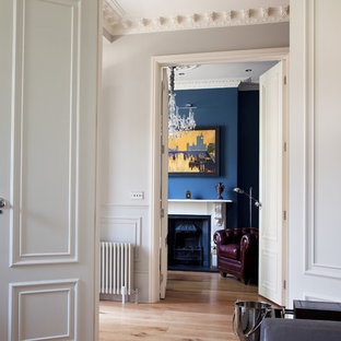 Inredning av en klassisk mycket stor hall