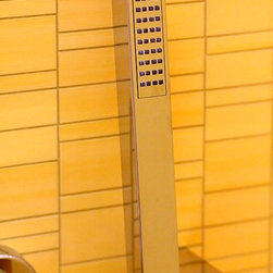 Reforma de ba&ntilde;o debajo de una escalera - Shower Heads and Body Sprays