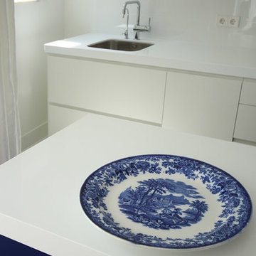 Delft blue modern kitchen