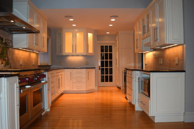 Trendy kitchen photo in Boston