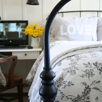 Guest Bedroom with Shared Office